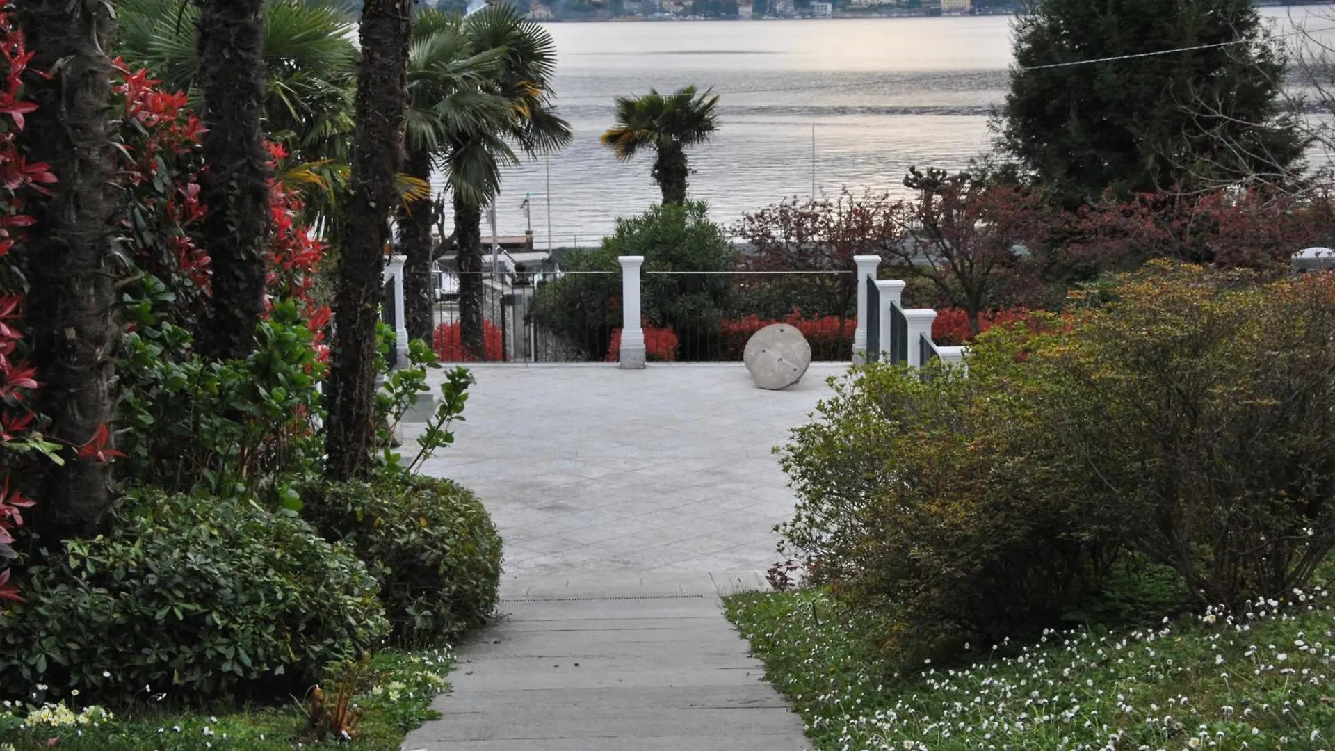 Hotel Belvedere Ranco 3*,