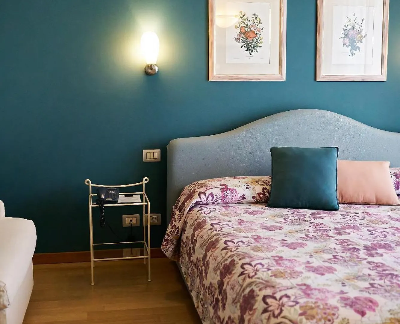 Hotel Belvedere Ranco 3*,  Italy
