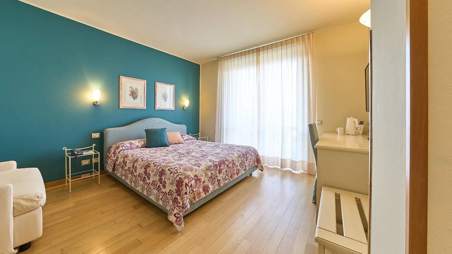 Hotel Belvedere Ranco 3*,