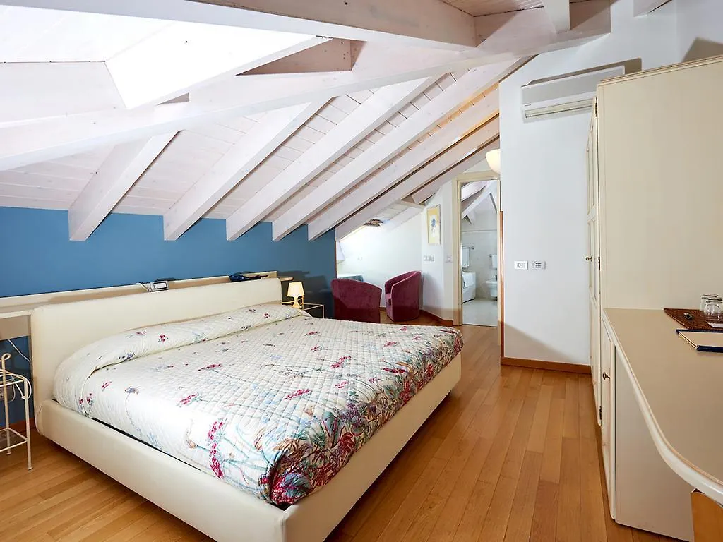 ***  Hotel Belvedere Ranco Italy